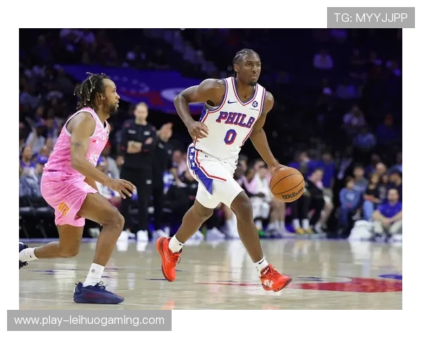 恩比德缺阵76人迎战热火,马克西独挑大梁 恩比德缺阵76人迎战热火,马克西独挑大梁