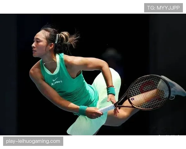 郑钦文右肘手术休战133天后复出，多哈站展现复苏潜力